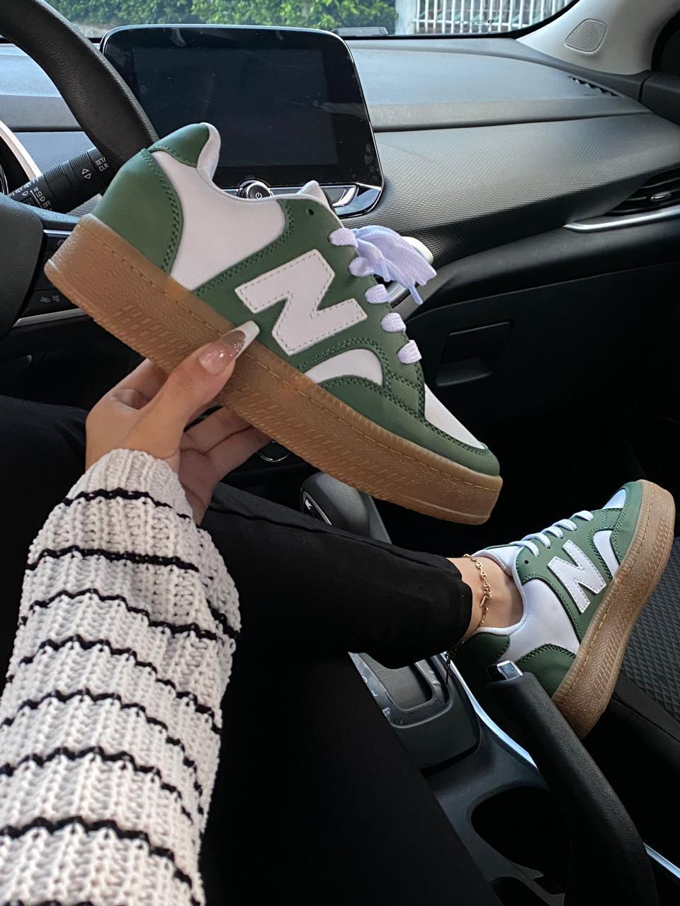 Tenis New Balance Plataforma Dama